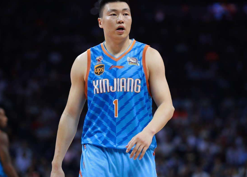 皇家马德里训练开放日；今夜门线救险引欢呼；CBA季后赛在即；医务组通报恢复的简单介绍