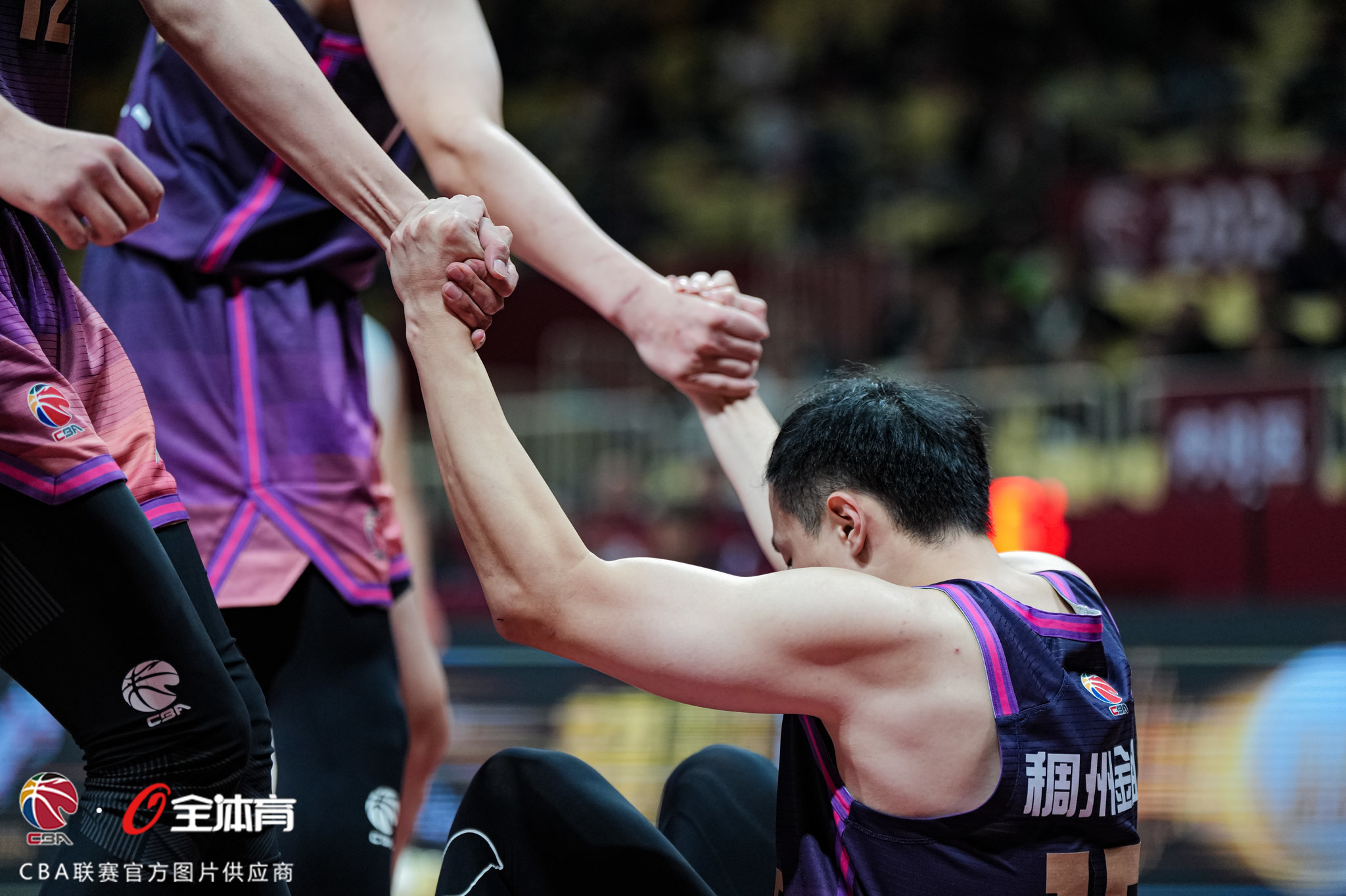 包含浙江队强势反弹备战CBA季后赛转折点新奥尔良鹈鹕手感冰凉，现场解说直呼：转会期西汉姆主帅复盘——德甲节点到来的词条